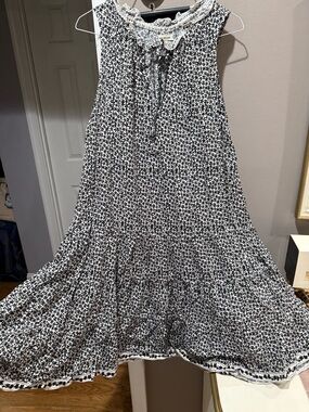 Max Studio Sleeveless Black & White Floral Swing Dress